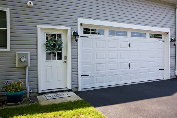 24/7 Emergency Garage Door Panel Replacement experts in Audubon, IA